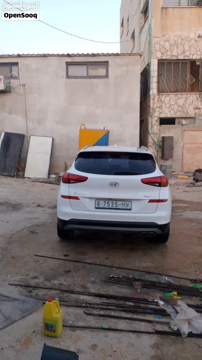 Hyundai Tucson GL 4