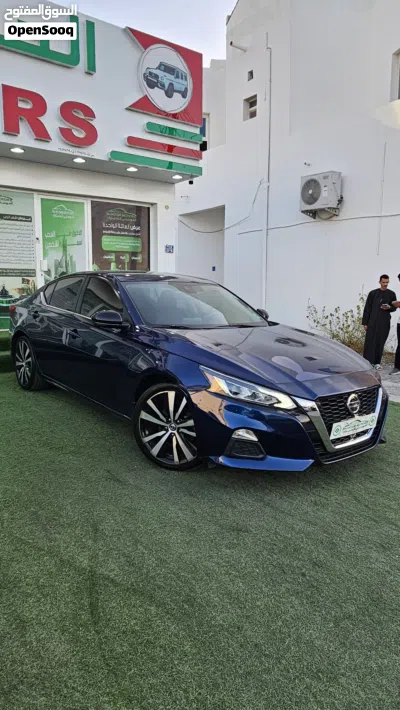 Nissan Altima SR 4
