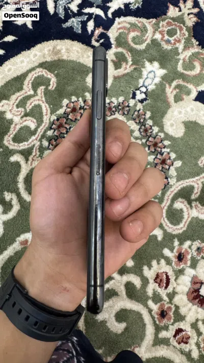 ايفون x في حاله الوكله نظيف جدا 3