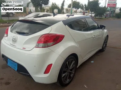 Hyundai Veloster GLS 4