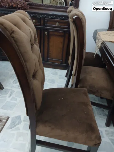 طاوله سفره فخمه جدا استعمال خفيف للبيع 2