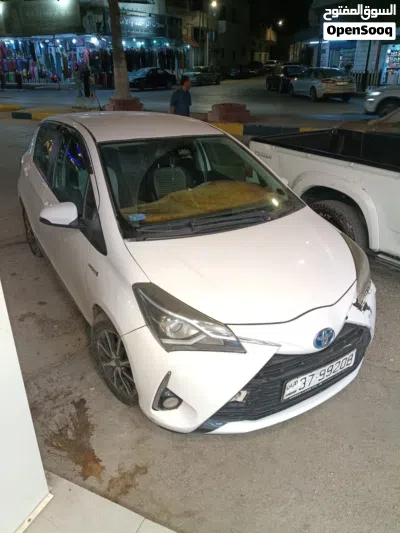 Toyota Yaris Basic 4