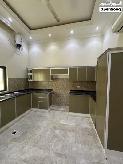 فيلا راقية للإيجار – الموالح 11 Elegant Villa for Rent – Al Mawaleh 11 4