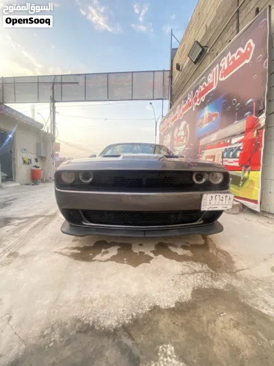 Dodge Challenger SXT Plus 2
