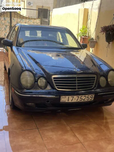 Mercedes Benz E-Class E 200 3