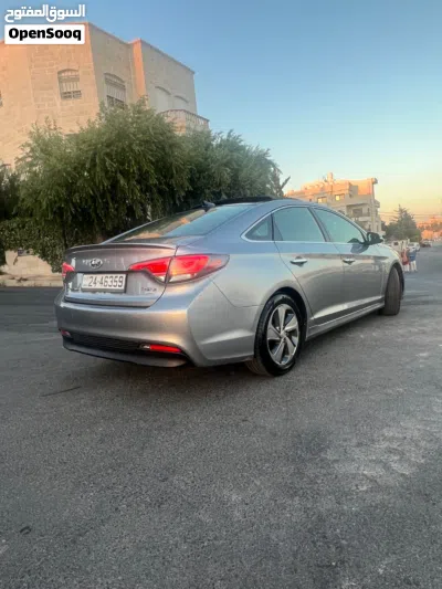 Hyundai Sonata Limited 4