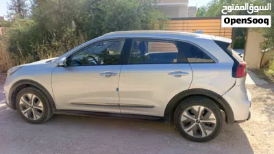 Kia Niro EX 4