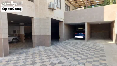شقة سكنية مجددة مميزة للبيع فوق مجمع الشمال وشركة جت وصالة تكنوفتنس للرياضة 2