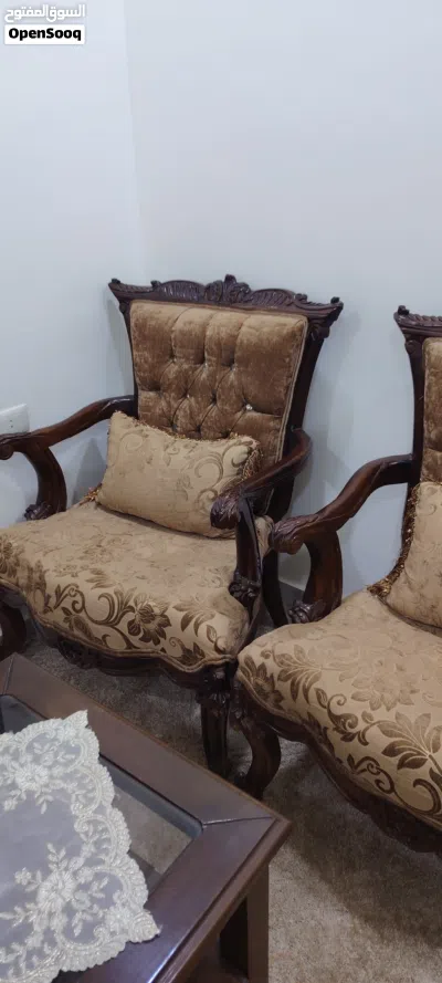 طقم كنب مع طربيزات للبيع 4