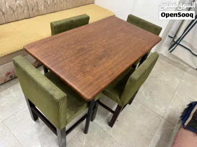 Used Table and chairs 2