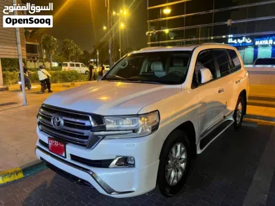 Toyota Land Cruiser GXR 2