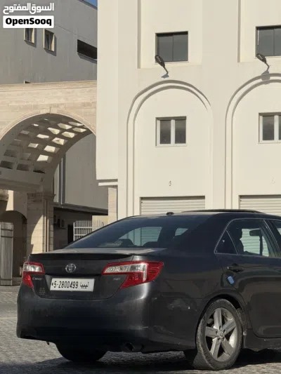Toyota Camry SE 4