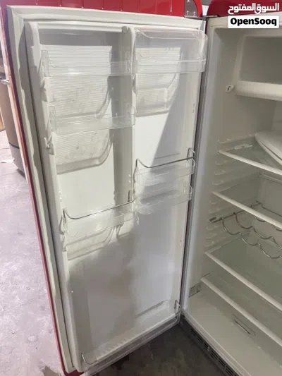 Smeg retro Refrigerator. Red Color 4