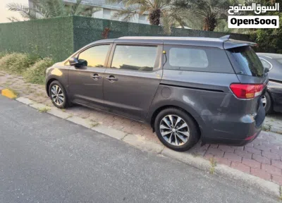 Kia Carnival Standard 3