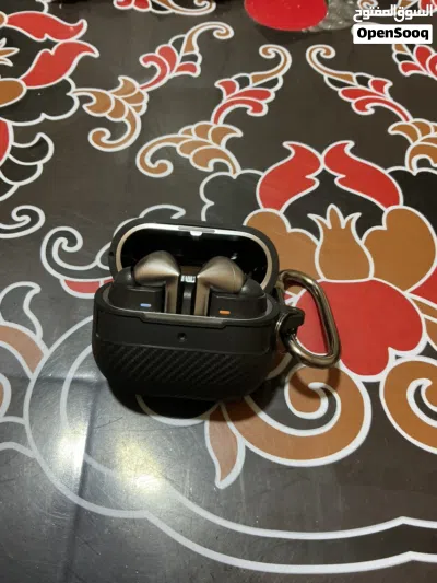 سماعه سامسونج galaxy buds 3 pro بحال الوكاله مع علبتها وكفرات 3