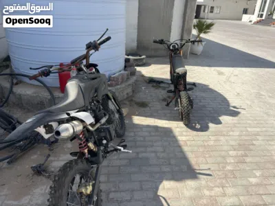 Selling both kugoo wish 01 and dirt bike 200 cc both have little problems can sell separately 2