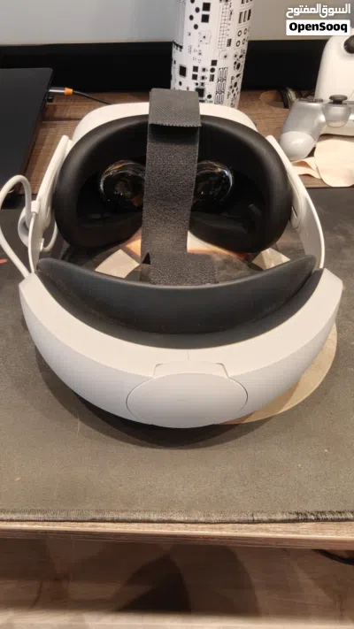 Oculus quest 2(128gb) with elite strap(battery) 4