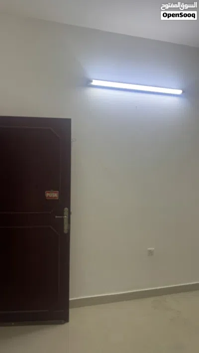غرفة للإيجار في سوق الخوض 3