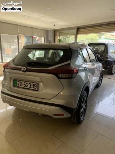 Nissan Kicks S 3