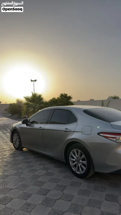 Toyota Camry LE 4