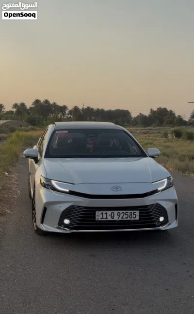 Toyota Camry GLE 3