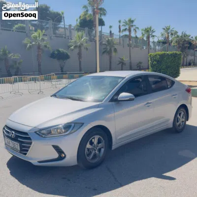 Hyundai Avante SE 4