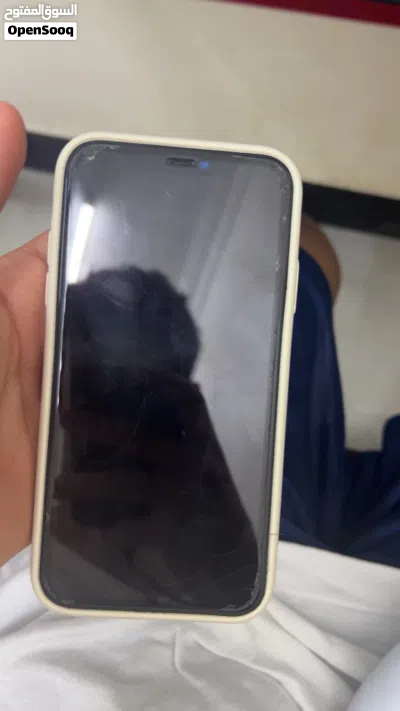 ايفون 11 بحاله جيده 4