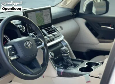 Toyota Land Cruiser VXR 3