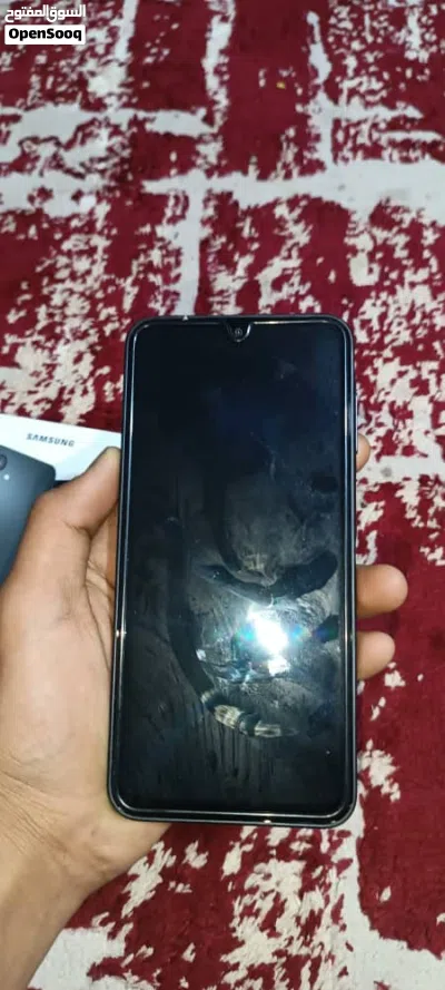 تليفون اي 16 مستعمل جديد فيه شبكين في الشاشه وسعره 900 دينار وسهل 2