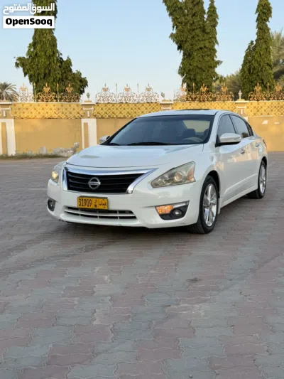 Nissan Altima SV 2