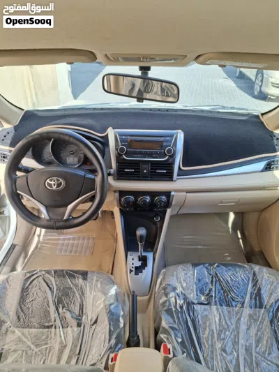 Toyota Yaris E 4