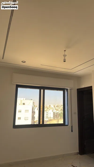 شقق فاخرة للبيع في موقع مميز و خدماتي في ابو نصير 4