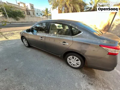Nissan Sentra GXE 4