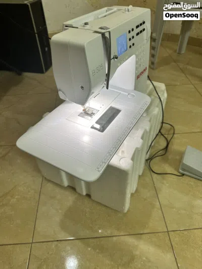 مكنه خياطهBernina325 4