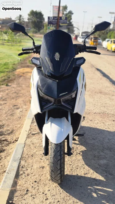 السلام عليكم /دراجة شحن TMAX بتصميم فخم ومميز لون ابيض مع وصل الضمان درجات 2