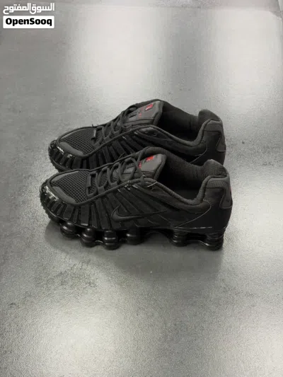 NIKE SHOX SHOES 2