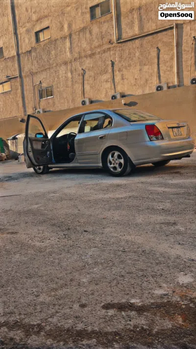 هيونداي افانتي Standard 2
