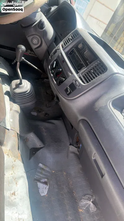 Nissan Urvan 4