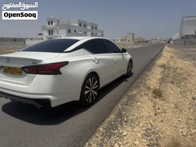 Nissan Altima SR 3
