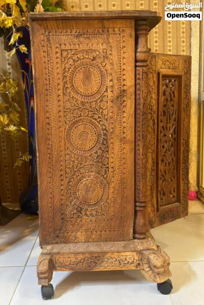 للبيع طقم أثاث خشب طبيعي محفور يدويًا (3 قطع مع بعض) - بداعي السفر 4