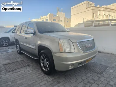 GMC Yukon Denali 2