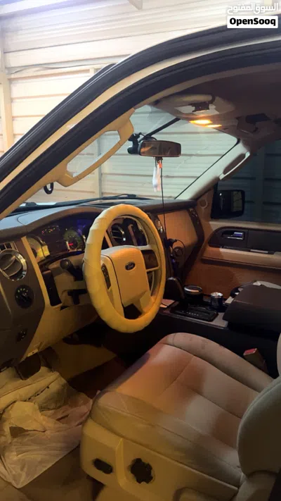 Ford Expedition Standard 2