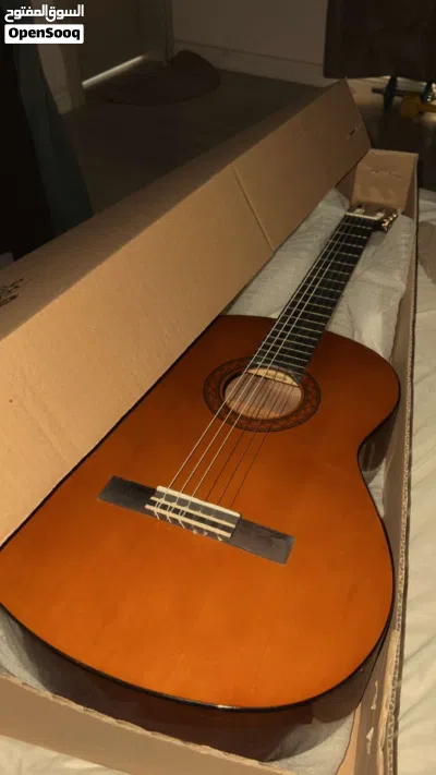 Yamaha c40 guitar 2