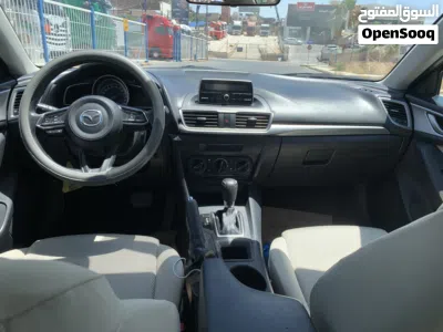 Mazda 3 Standard 2