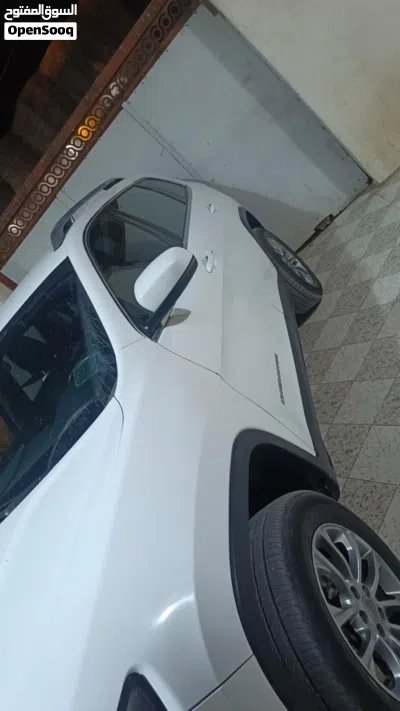 جيب جراند شيروكى Cherokee 4xe 4