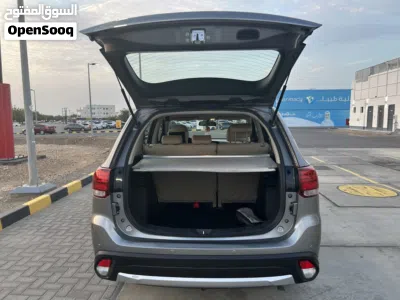 Mitsubishi Outlander GLS 4