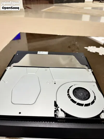 للبيع سوني 4 سليم (PS4 Slim) 2