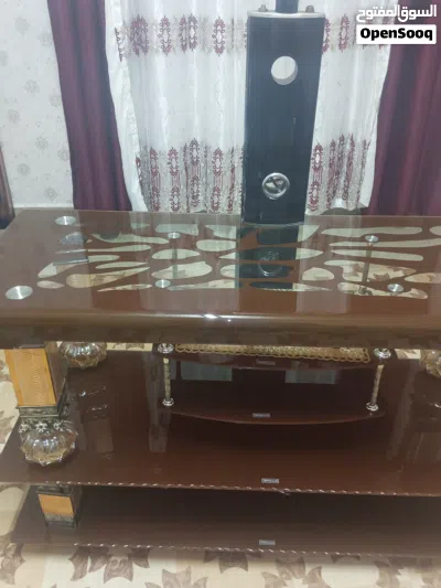 طاولة شاشة بحالة جيدة 3