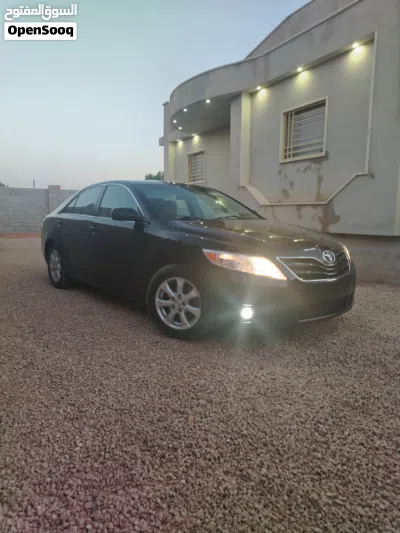 Toyota Camry LE 4