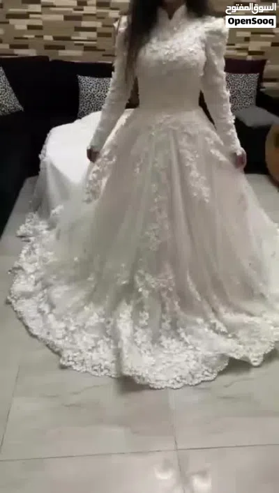 فستان زفاف ابيض للبيع بسعر مغري 2